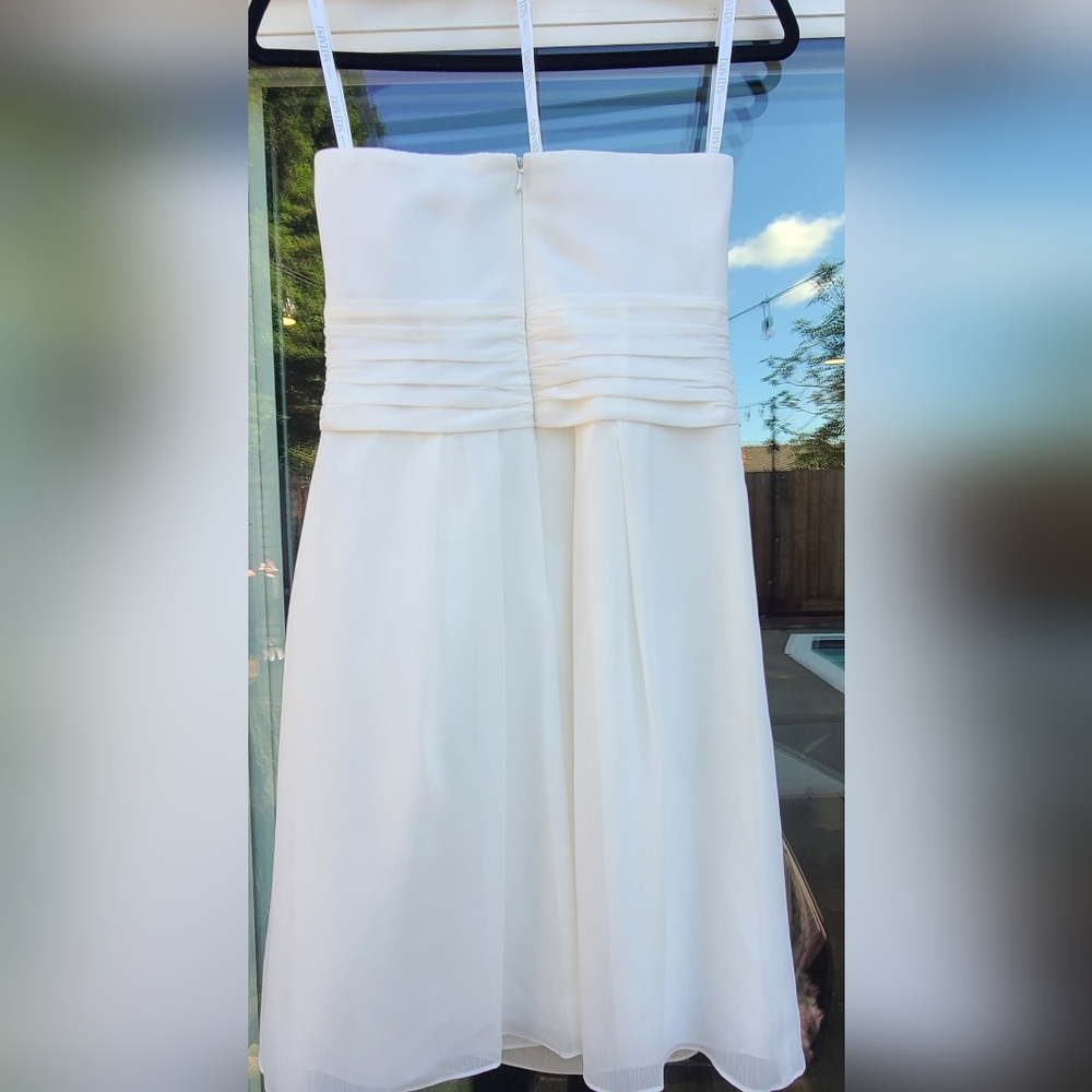 David's Bridal White Crinkle Chiffon Wedding Dress – Size 2 - Picture 11 of 17